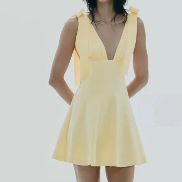 NWT Brand New Zara Yellow Bow Mini Dress Size M - Picture 1 of 6